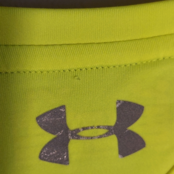Under Armour Shirt - Picture 4 of 6